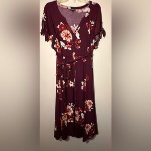 Pre-Loved Torrid Plum Floral Midi Dress Size: 3